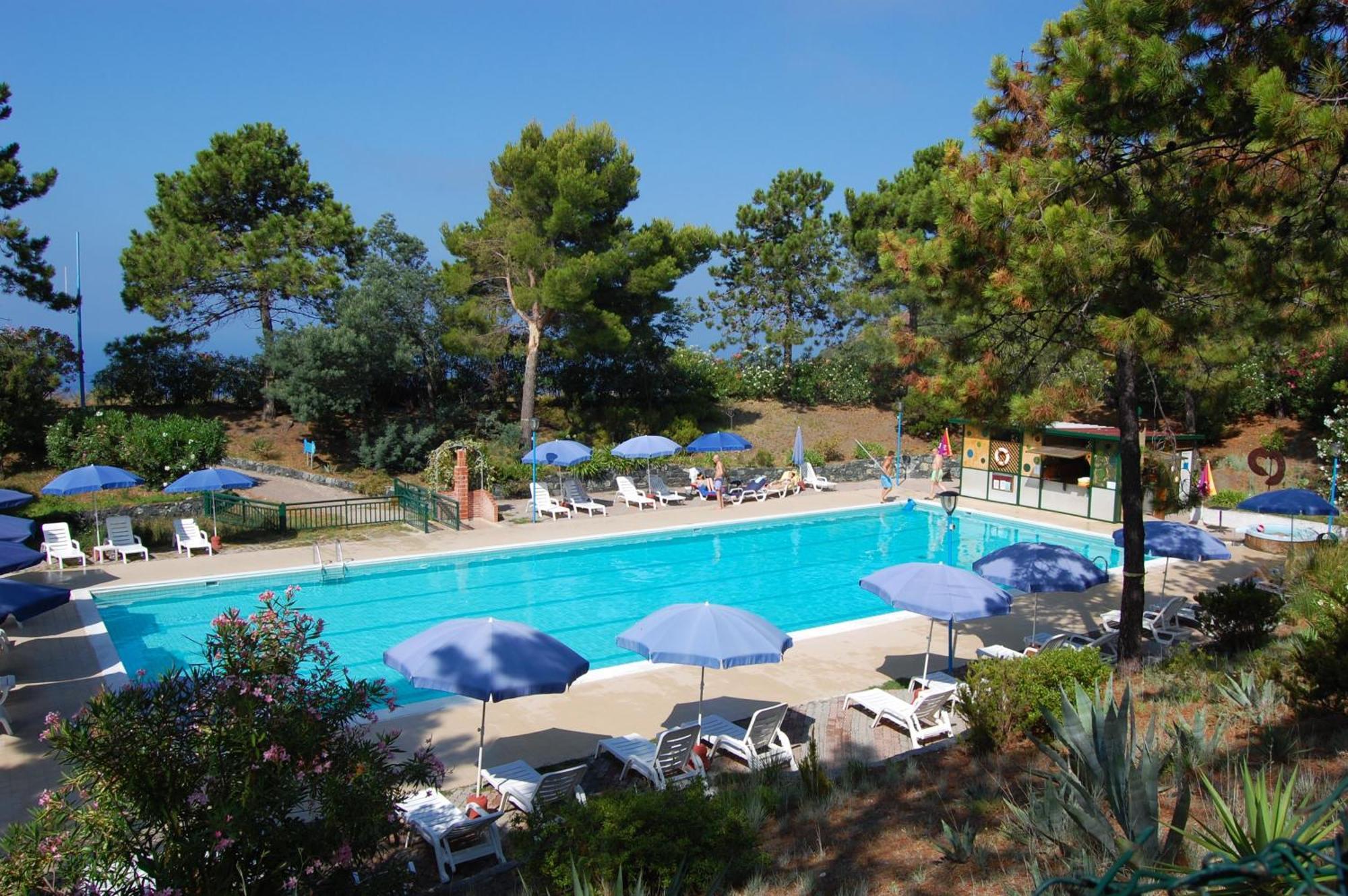 Resort La Francesca Бонассола Екстер'єр фото